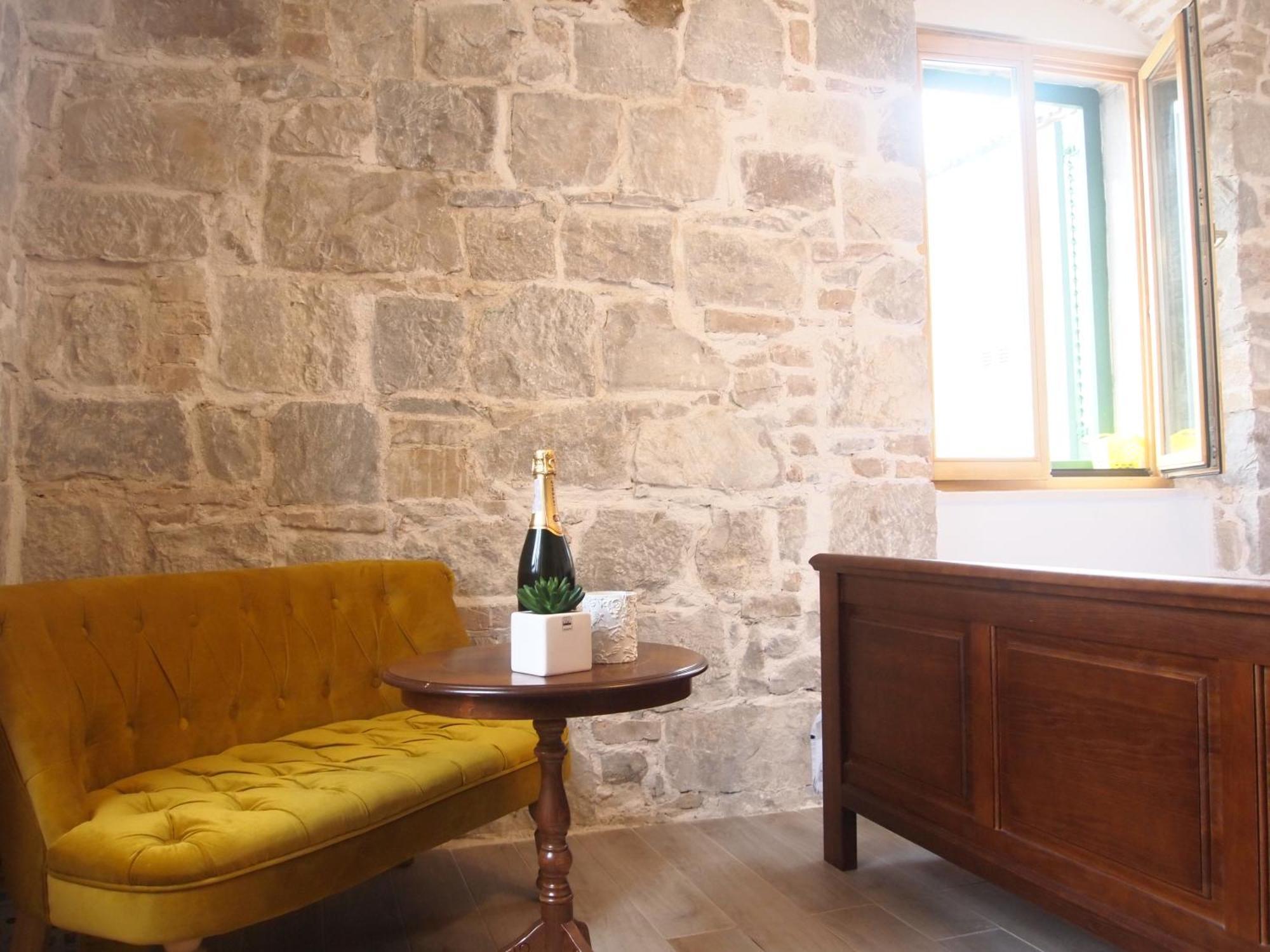 Charming Studio In The Old Town สปลิท ภายนอก รูปภาพ